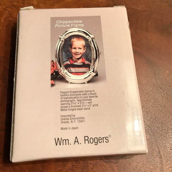 Wm. A. Rogers Silverplate Small Picture Frame - Picture 4 of 8